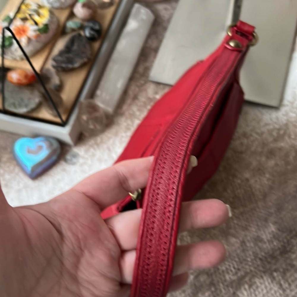 SAK RED ❤️ LEATHER BAG .. new condition - Picture 8 of 12